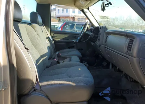 2007 Chevrolet Silverado C1500 Classic z USA, uszkodzony, nr VIN 3GCEC14X37G226646